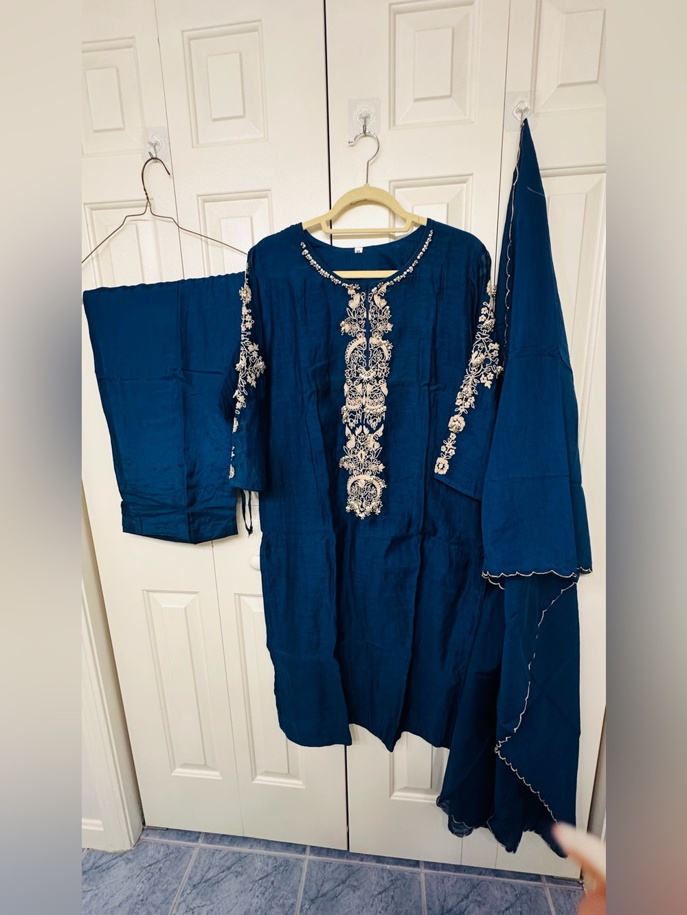 Super deal‼️Teal Blue Salwaar Kameez on cotton silk fabric in size 22